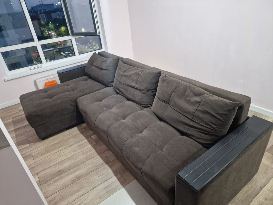 Диван угловой в отличном состоянии