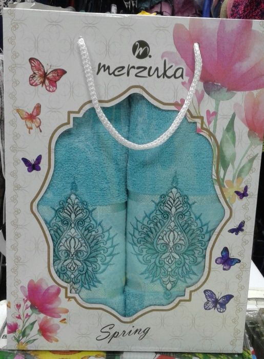 Продам белые махровые полотенца