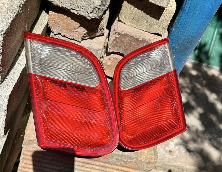 Продавам стопове за багажник цлк w208