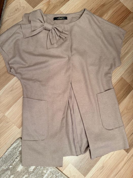 Vesta cu funda , din lana