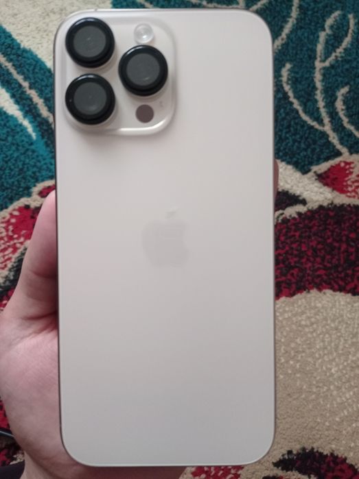 Iphone 16 pro max sotiladi holati ideal 1 qul uzim ishlatganman