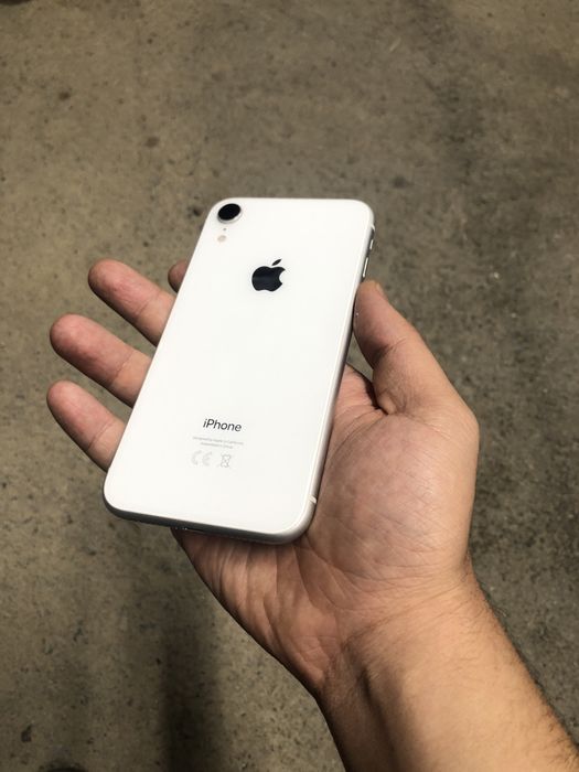 Продам Айфон Xr.