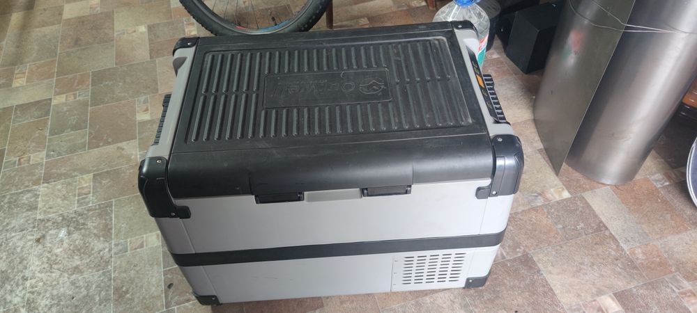 Frigider auto 12 V / 24 V.