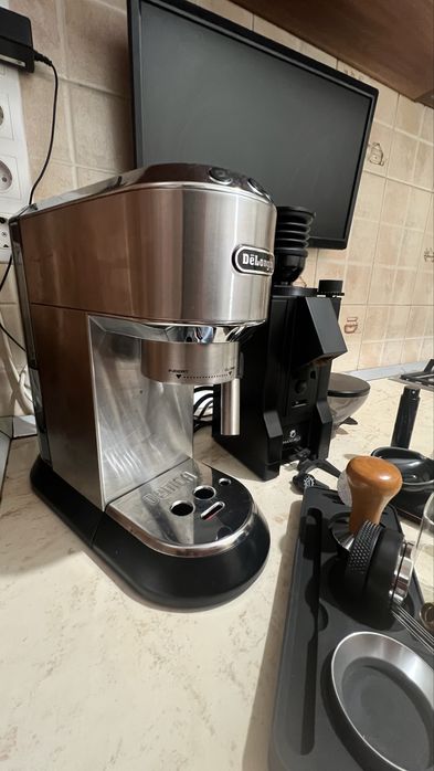 Espressor De’L onghi Dedica