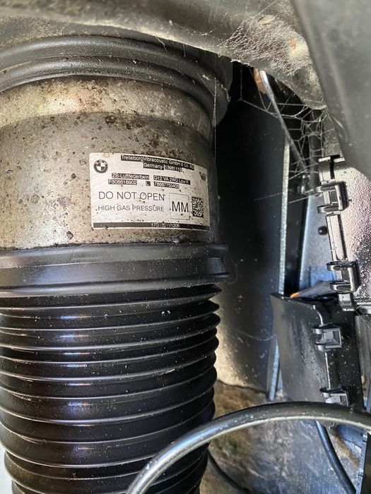 Fuzetă dreapta față BMW G 11, G12 3.0 D