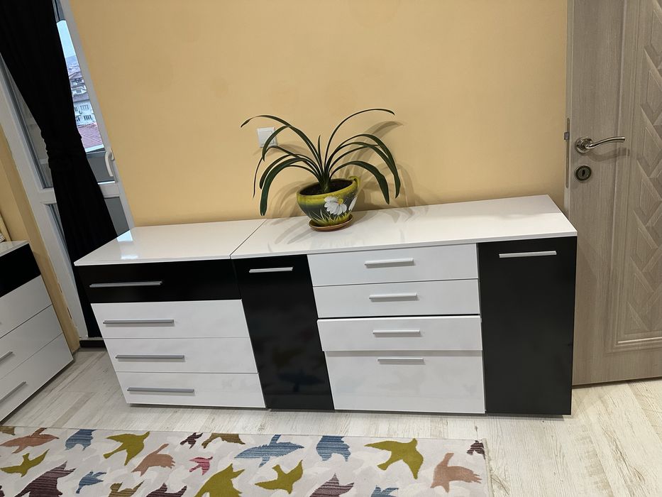 Продавам обзавеждане за спалня