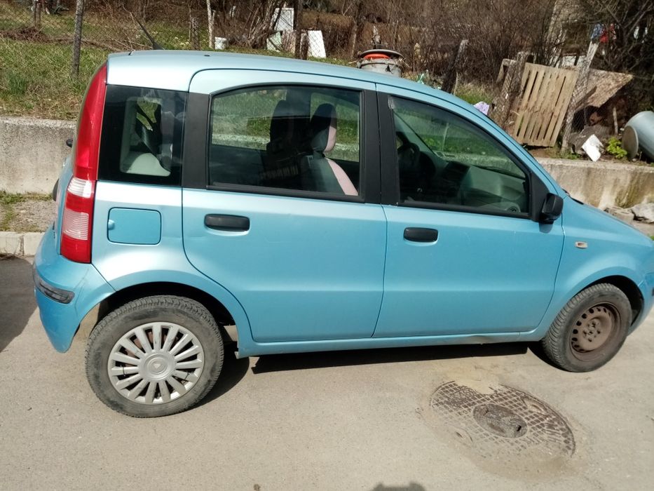 Продавам лек автомобил фият панда газ /бензин, ела. стъкла, нова газов