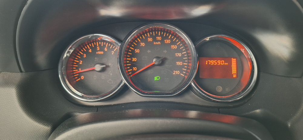 Dacia Duster 1.6 16V 4x4 (2014) – GPL