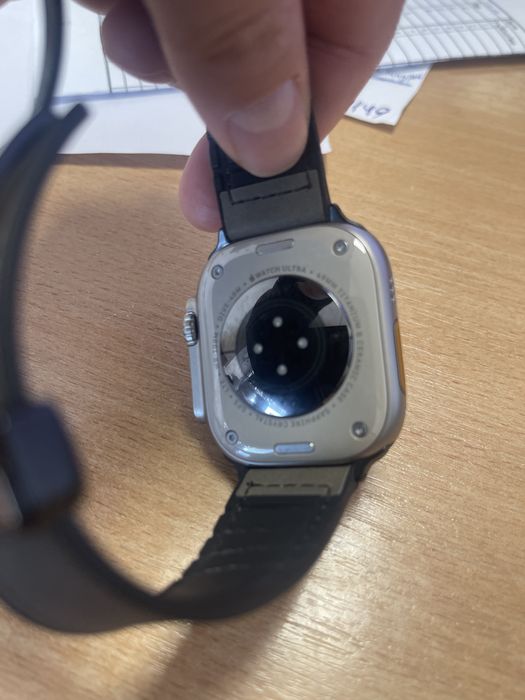 Продам часы apple watch в идеальном состоянии