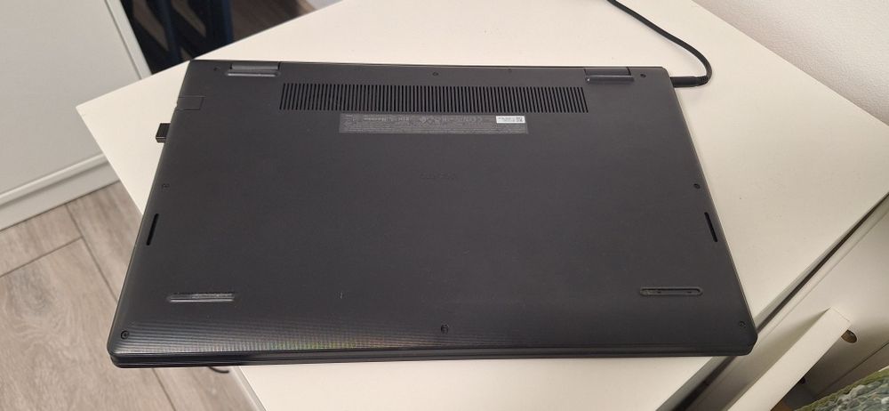 LaptopDell Vostro 3520 i5-1235U, 16GB RAM, SSD 512GB, Full HD – Stare