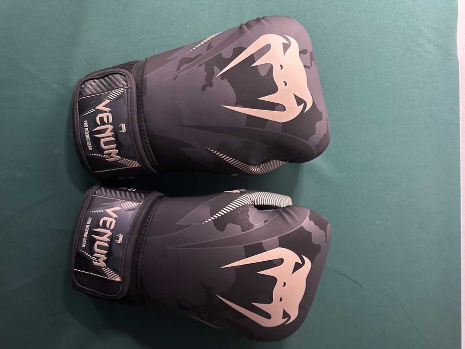 Manusi Box Venum Impact 12OZ Dark Camo