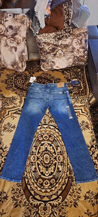 Продам джинсы Buffalo