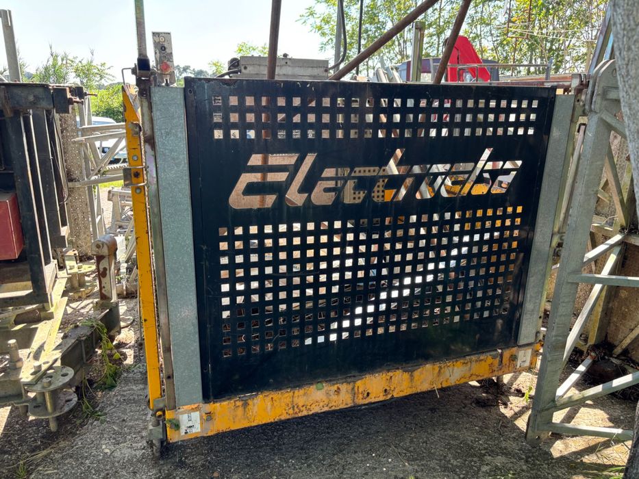 Електрическо строително скеле