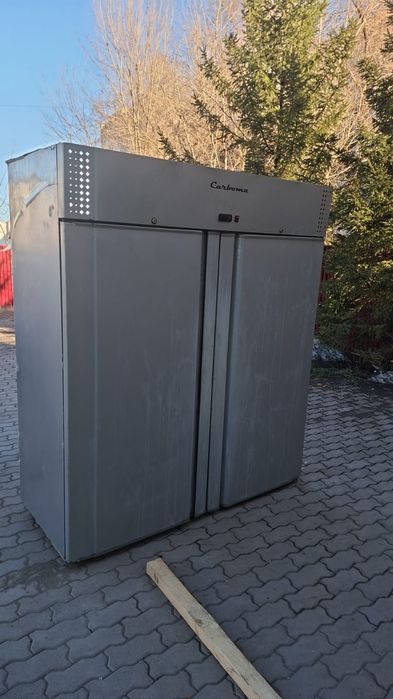 Продам холодильный шкаф
