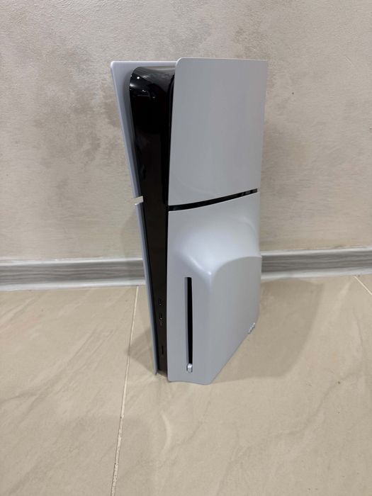 PlayStation 5 Slim cu disc-pachet complet