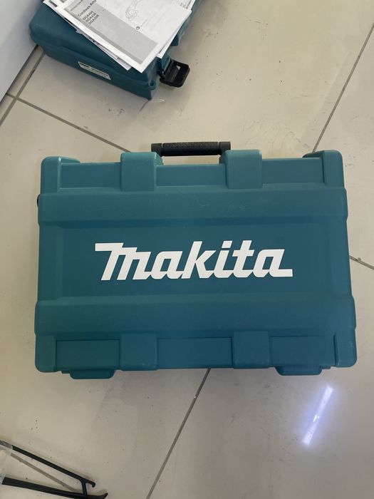 Makita DGA506 отличном состоянии !