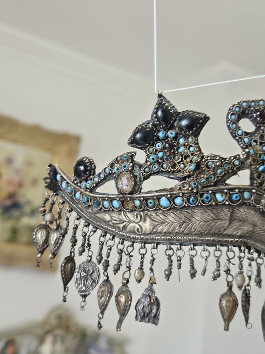 Стара сребърна корона от 19 ти век