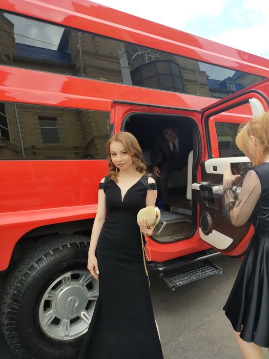 Продам вечернее платье для выпускного вечера