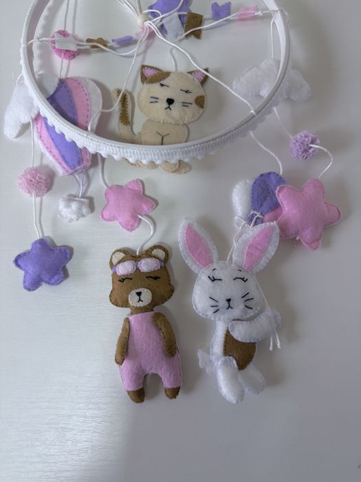 Ръчно изработена въртележка за бебешко легло кошара