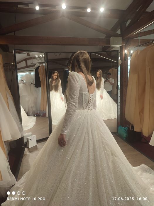 Rochie de mireasă cu sclipici