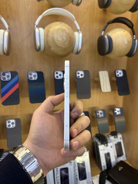 Iphone 16 White idyal