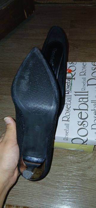 Продам туфли Roseball