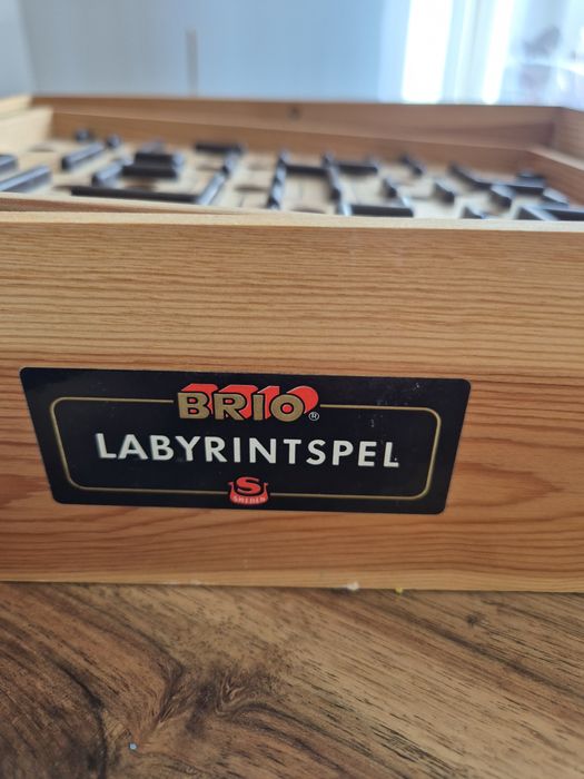 Joc cu bile metalice