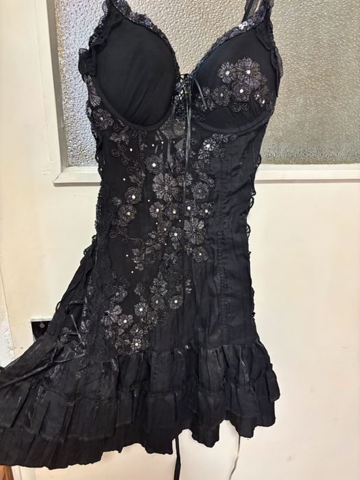 Черна бутикова рокля