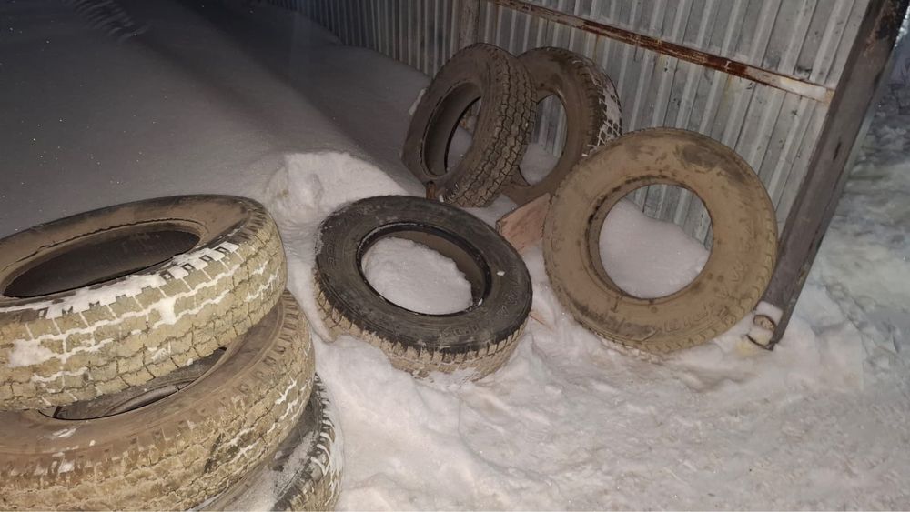 Продам зимнюю резину на УАЗ