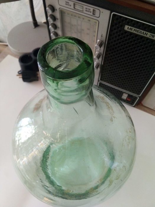 Две стари стъклени шишета / дамаджани 5 литра