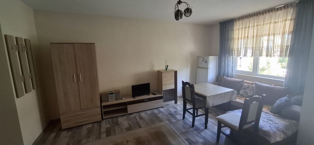 Дава се под наем Едностаен апартамент в Пловдив, Южен - 25 кв.м за 204 € - Снимка #1