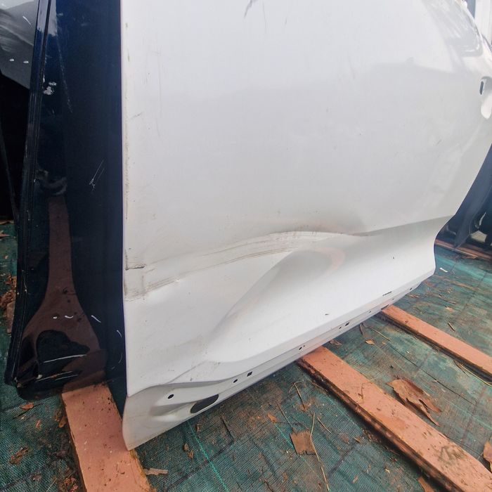 Volvo XC40 2020 предна лява врата