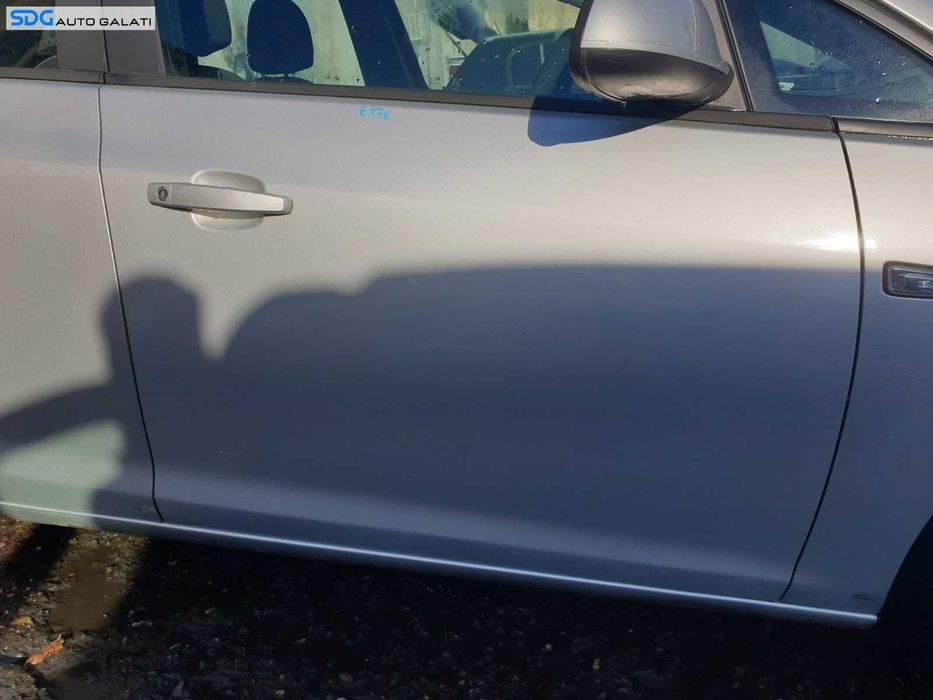 Usa Usi Portiera Portiere Dreapta Fata Dezechipata Opel Astra J 2009 - 2016 Culoare Z176