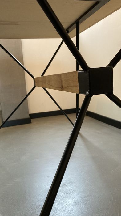 Трапезна маса.