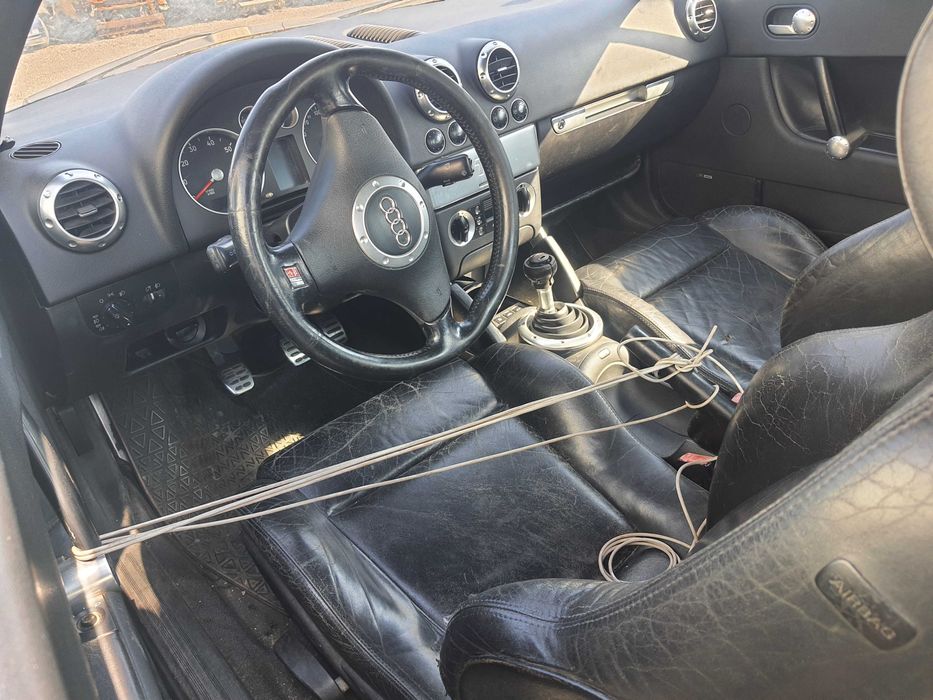 На части! Audi TT