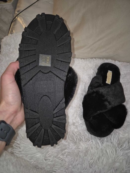 Papuci casă damă noi Truffle Collection mărime S 36/37