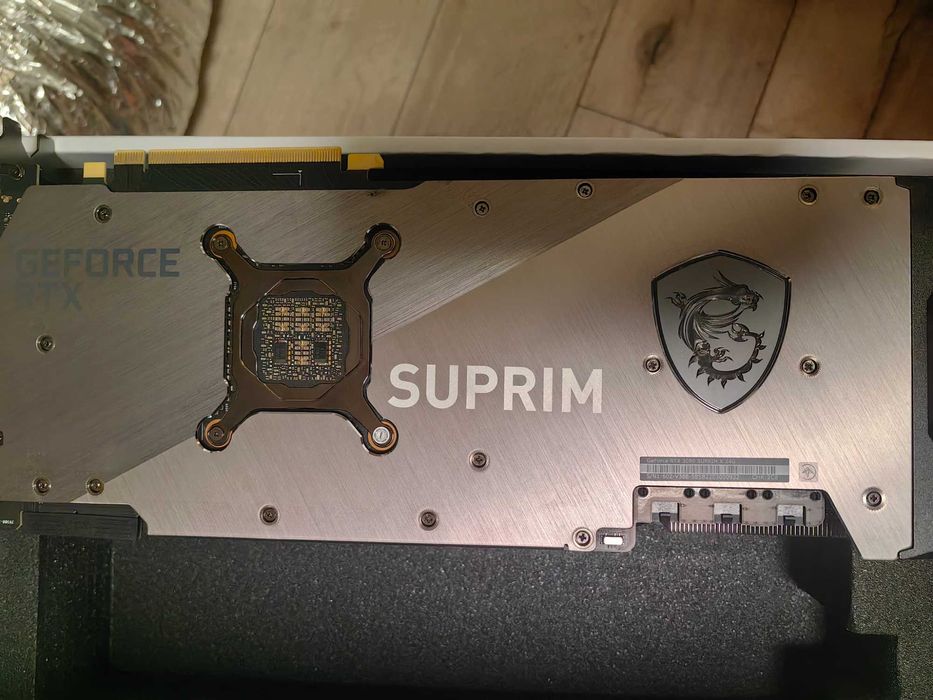Msi RTX 3090  GAMING X TRIO supreme