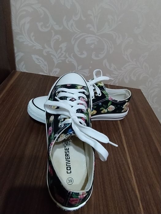 Продам молодежные кеды