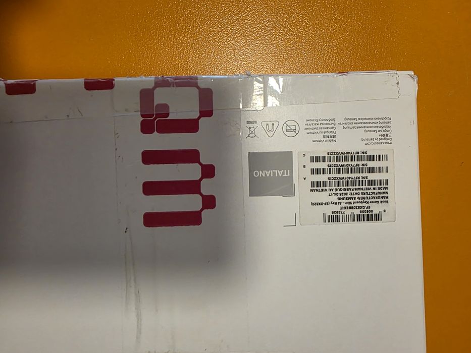 Book Cover Keyboard Slim Samsung Tab S10+ /S9+/S9 FE+ Plus open box