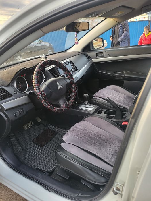 Митсубиси лансер