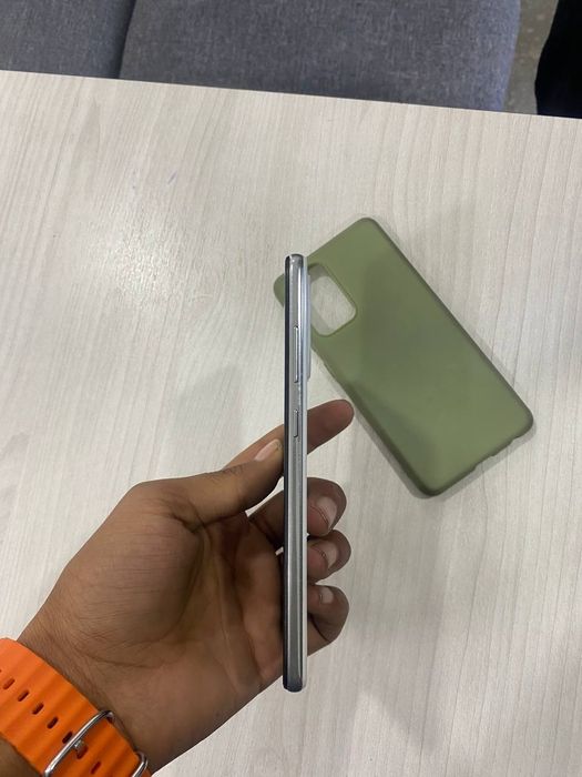 Telefon A 52  100% garantiya hech qanday aybi yuq studentman pul kera