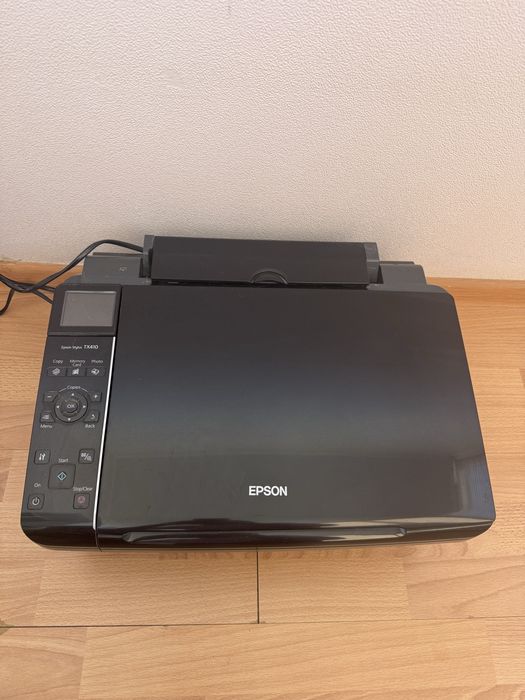 Продаю цветной принтер