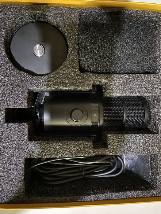 Продам шикарный микрофон Maono pd400x
