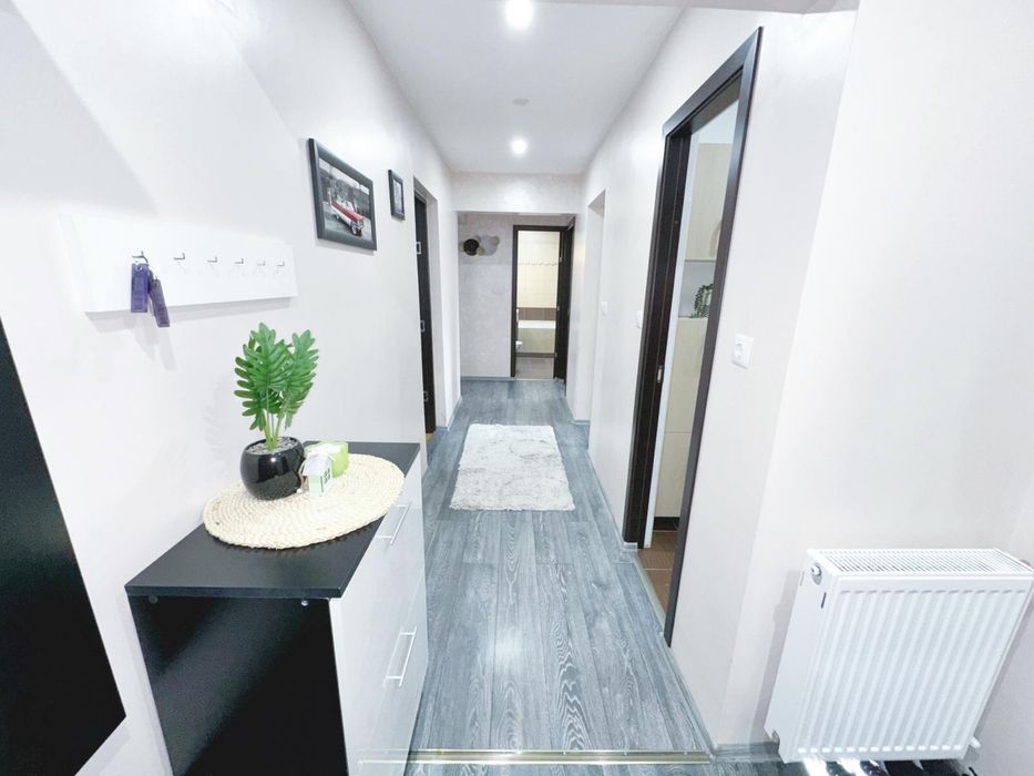 Apartament 3 camere + garaj de vânzare Cartier Păcii, Târnăveni, jud. Mures
