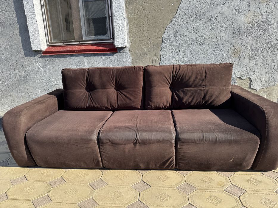 Срочно продам диван