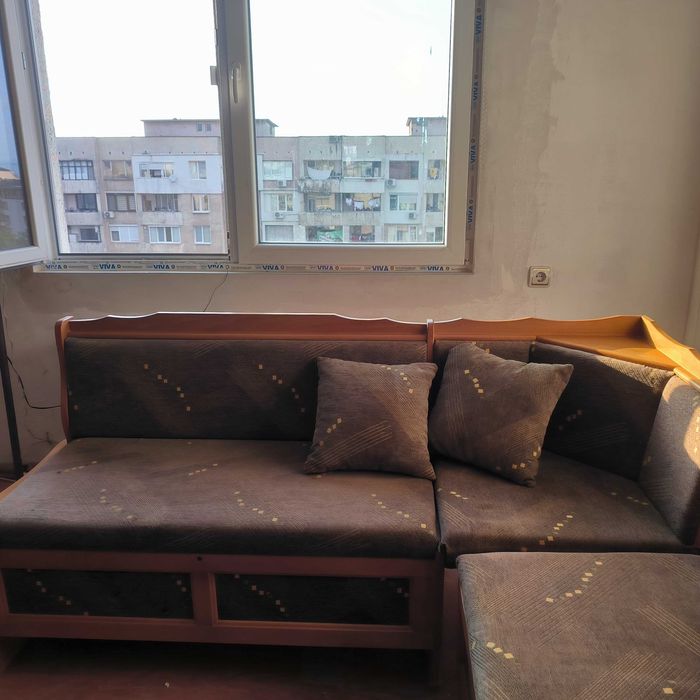 Дървено канапе с опция за сън