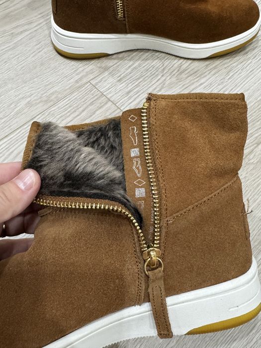 Продам зимние ботинки