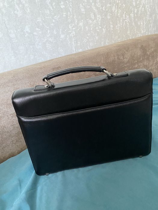 Портфель классический новый