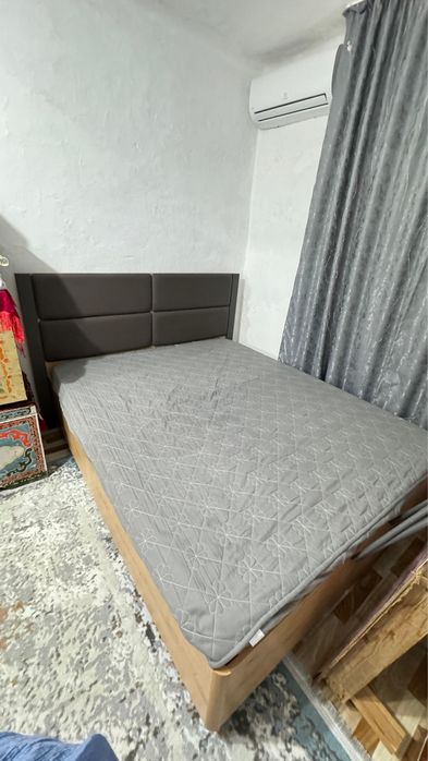 Продаю крават почти новый