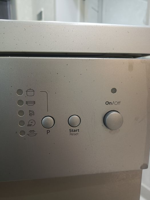 Продам посудомоечную машину